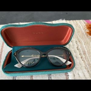 Gucci eyeglasses GG02150
